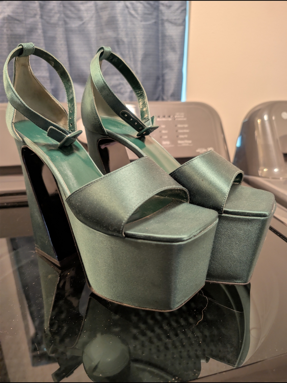 Brandon Blackwood Sali Pump in Emerald Green Satin